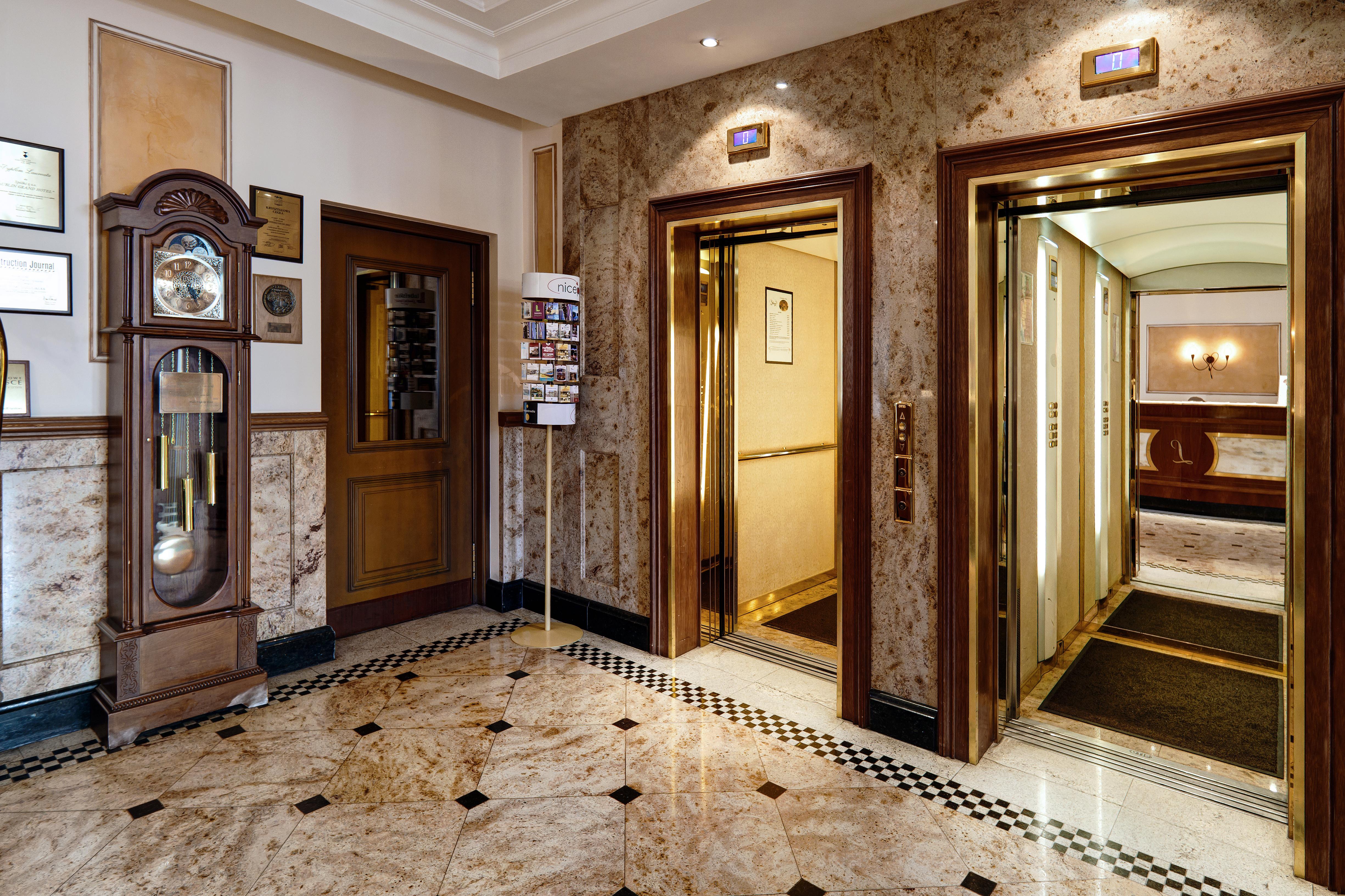 Ibb Hotel Grand Hotel Lublin Interior photo